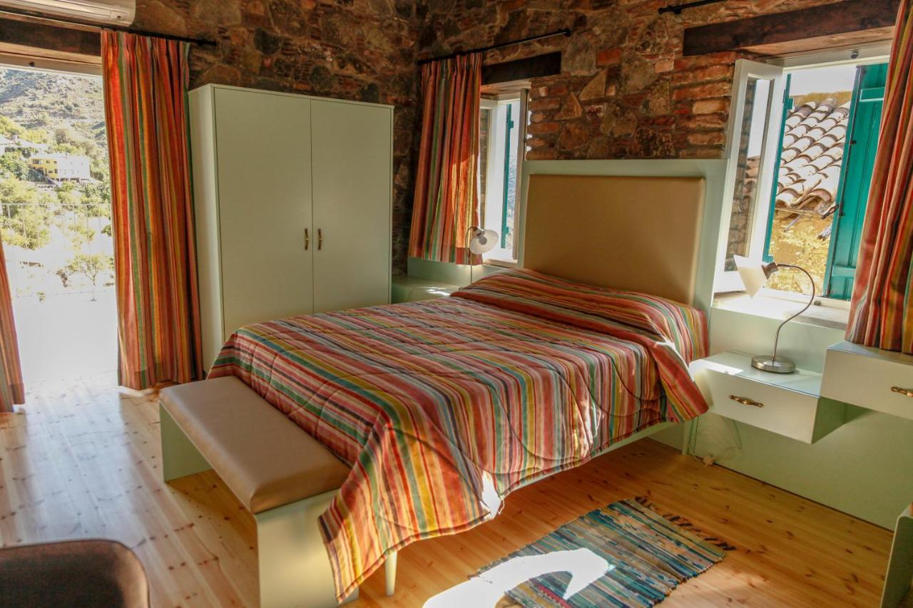 Farmakas Living Guest House Eksteriør bilde