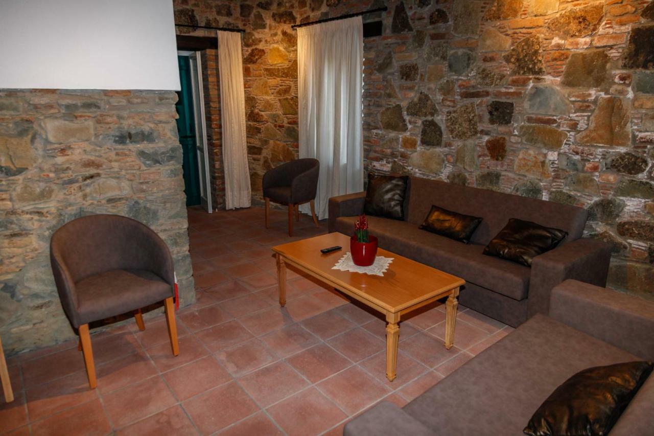 Farmakas Living Guest House Eksteriør bilde