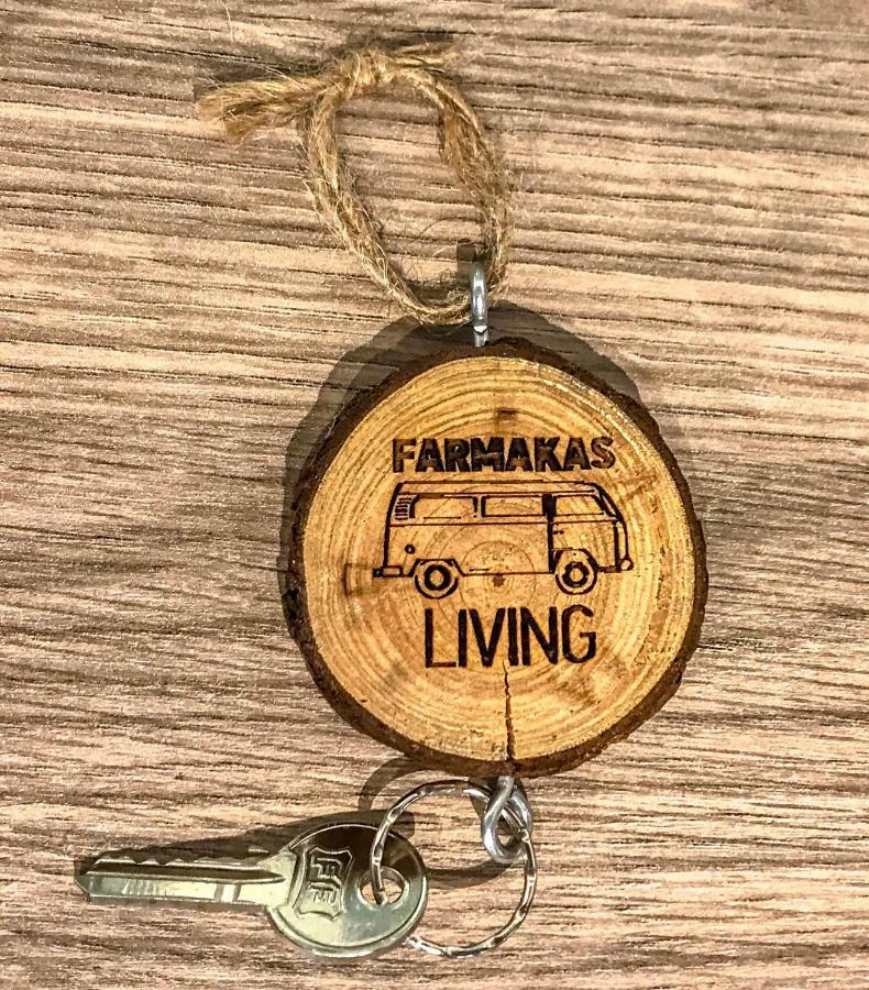 Farmakas Living Guest House Eksteriør bilde